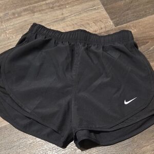 NIKE SMALL BLACK DRI FIT SHORTS